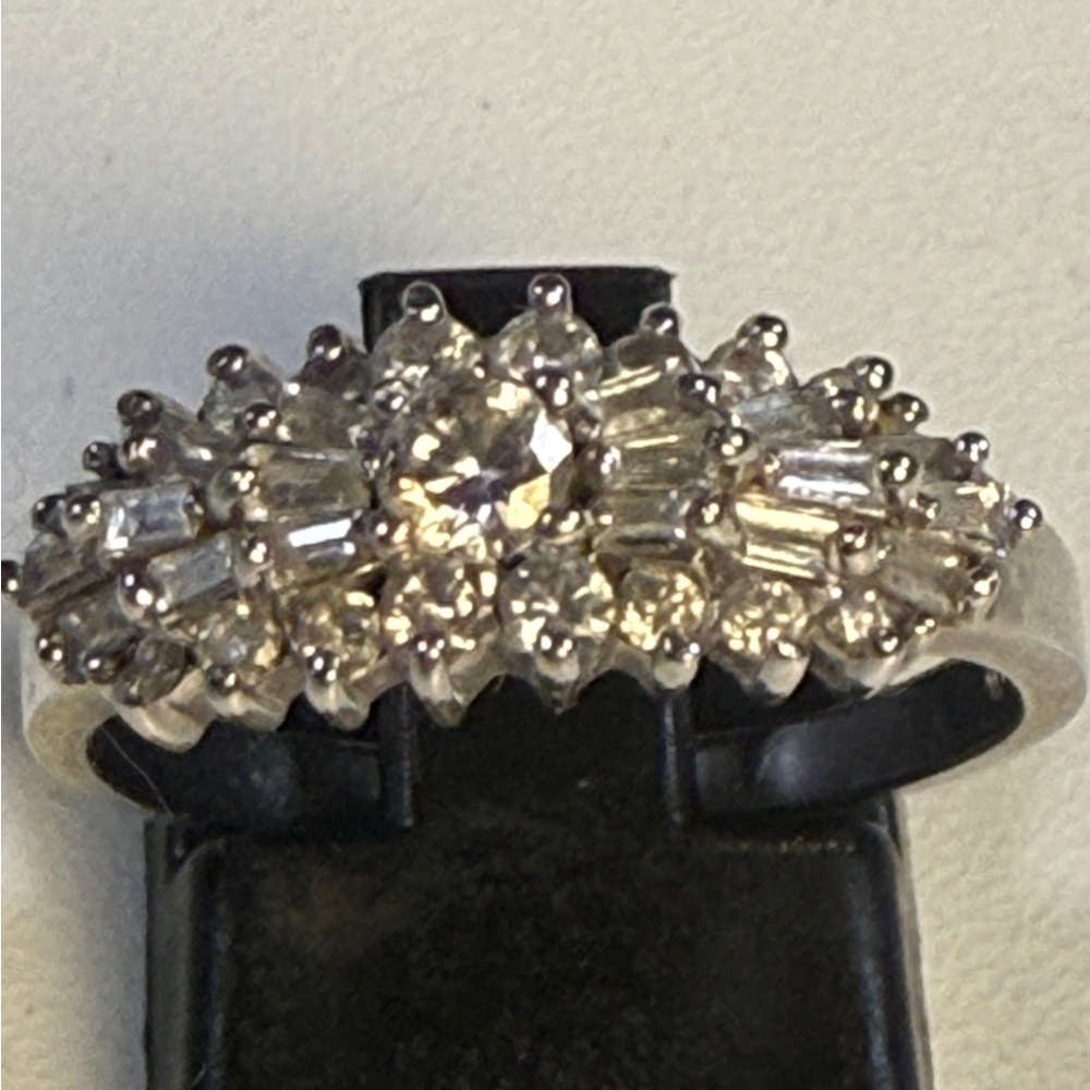 14K White‎ Gold Diamond Ring SZ 7